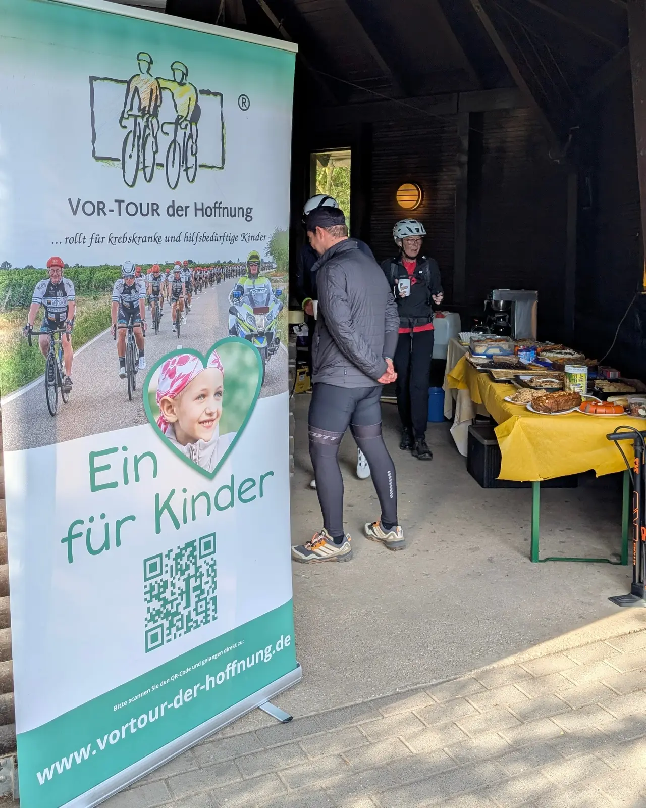 Hinweisschild zur 24-Prozent-Steigung an der Strecke